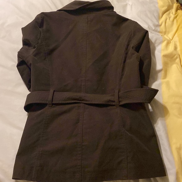 Gently used brown Gap coat. - Picture 6 of 8